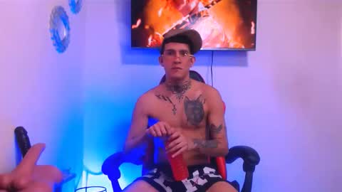josue_linares online show from May 2026 07:10:02 PM