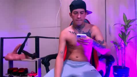 josue_linares online show from May 2026 04:50:01 AM