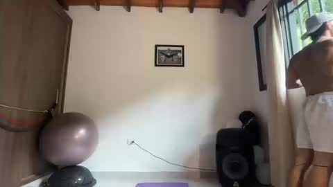 Im Jouliano online show from March 2026 10:14:01 PM