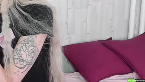 Snapshot of joybarker chatting on December 2025 01:38:02 PM Joy Barker online show from December 2025 01:38:02 PM