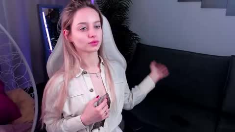 Snapshot of joyce_shinne chatting on September 2025 07:46:02 AM Joyce online show from September 2025 07:46:02 AM