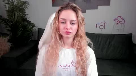 Snapshot of joyce_shinne chatting on October 2025 07:39:01 AM Joyce online show from October 2025 07:39:01 AM