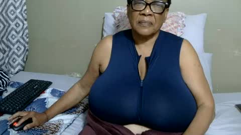 Snapshot of joycemando chatting on June 2026 07:38:02 PM DairyQueen online show from June 2026 07:38:02 PM