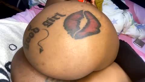 Snapshot of joyslim1 chatting on January 2025 05:23:02 AM Butterflyass online show from January 2025 05:23:02 AM