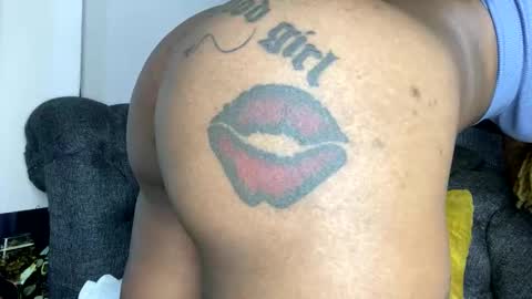 Butterflyass online show from November 2025 02:17:02 AM