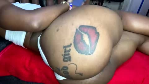 Butterflyass online show from January 2026 02:37:02 AM