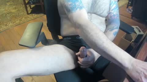 Snapshot of jsimon04 chatting on January 2025 03:11:01 PM jsimon04 online show from January 2025 03:11:01 PM