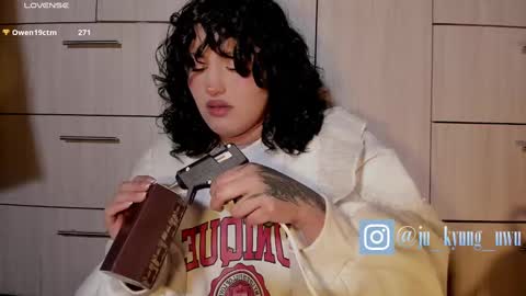 Snapshot of ju_kyung chatting on January 2025 03:53:02 AM Ju Kyung online show from January 2025 03:53:02 AM