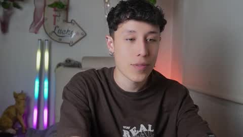 Hi im new here i like video games skate i enjoy every type of art im curious and i like to try new things online show from February 2026 03:47:02 AM