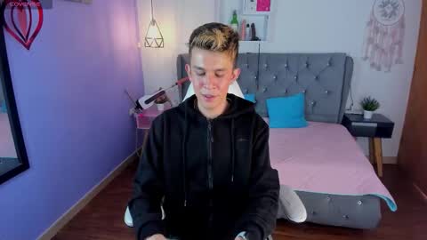 Juandii online show from March 2026 06:37:02 PM