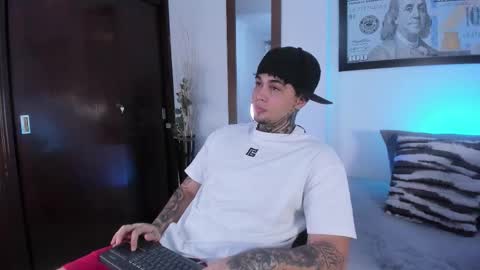 juan_alvarez18 online show from September 2025 02:48:01 AM