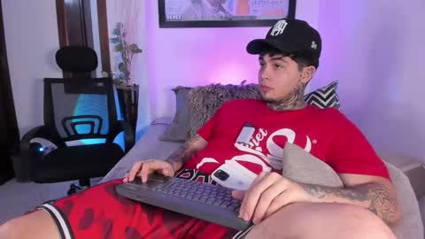 juan_alvarez18 online show from October 2025 05:16:02 AM