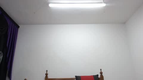 Snapshot of juan_and_luciana chatting on December 2024 06:38:01 PM online show from December 2024 06:38:01 PM