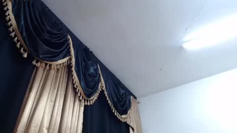Snapshot of juan_and_luciana chatting on February 2025 03:03:02 PM online show from February 2025 03:03:02 PM