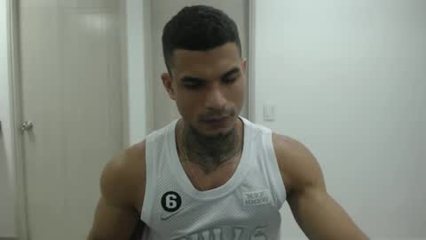 juan_gomez_1 online show from December 2024 10:16:02 PM