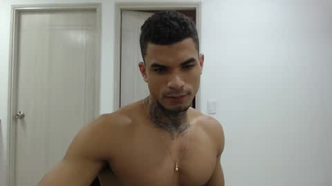 juan_gomez_1 online show from December 2024 01:43:02 PM