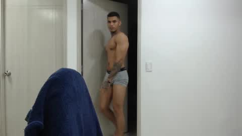 juan_gomez_1 online show from January 2025 10:32:01 AM