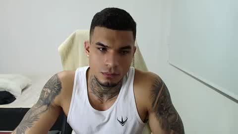 juan_gomez_1 online show from September 2025 12:56:02 AM
