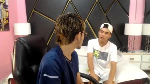 juan_saul1 online show from April 2026 11:01:02 AM