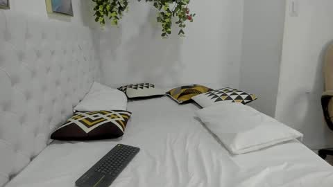 Snapshot of juana_naranjo chatting on June 2026 06:52:02 AM juana_naranjo online show from June 2026 06:52:02 AM