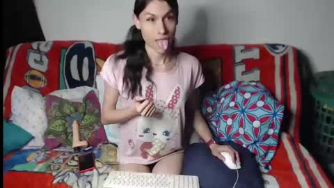 Snapshot of juanavelez9311 chatting on January 2025 01:04:02 PM JUANA ALEJANDRA VELEZ online show from January 2025 01:04:02 PM