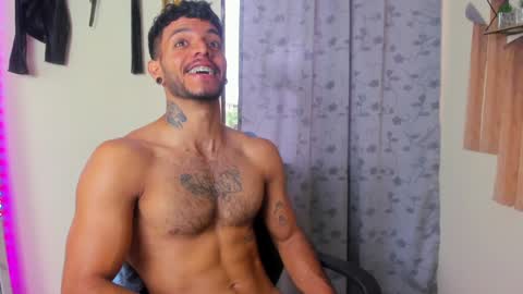 Snapshot of juanbladde chatting on December 2024 09:30:01 PM Juan Esteban online show from December 2024 09:30:01 PM