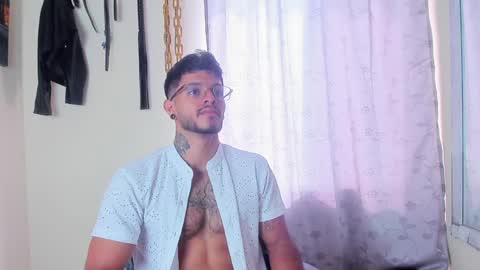 Snapshot of juanbladde chatting on January 2025 02:35:02 PM Juan Esteban online show from January 2025 02:35:02 PM