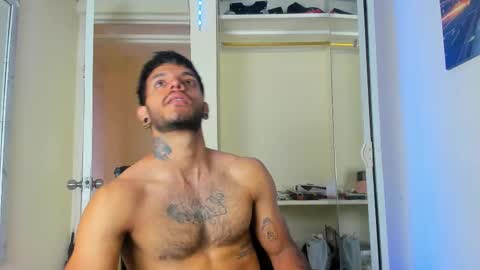 Snapshot of juanbladde chatting on September 2025 11:54:01 AM Juan Esteban online show from September 2025 11:54:01 AM