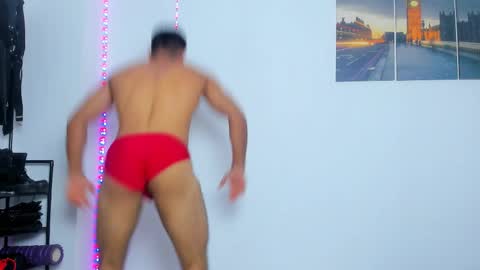 Snapshot of juanbladde chatting on September 2025 06:11:02 PM Juan Esteban online show from September 2025 06:11:02 PM