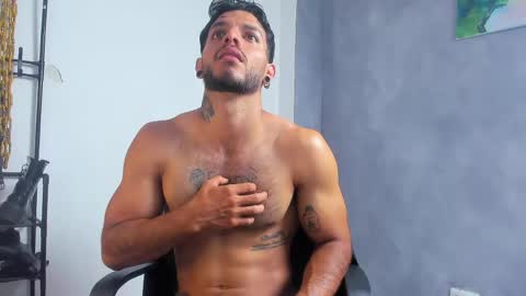 Juan Esteban online show from May 2026 12:27:01 AM