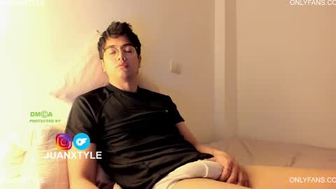 Snapshot of juancamroom chatting on December 2024 01:05:01 AM . online show from December 2024 01:05:01 AM