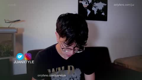 Snapshot of juancamroom chatting on September 2025 02:00:02 AM . online show from September 2025 02:00:02 AM