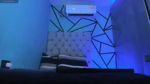 independent model online show from May 2026 03:30:01 PM