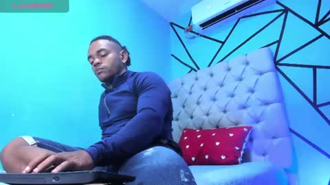 Snapshot of juande_24 chatting on July 2026 03:43:01 PM independent model online show from July 2026 03:43:01 PM