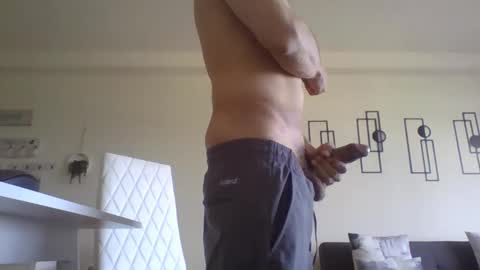 juanearth1 online show from April 2026 10:12:02 PM