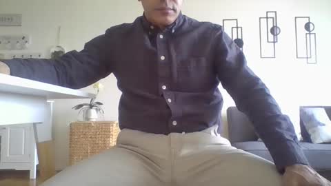 juanearth1 online show from April 2026 09:32:02 PM