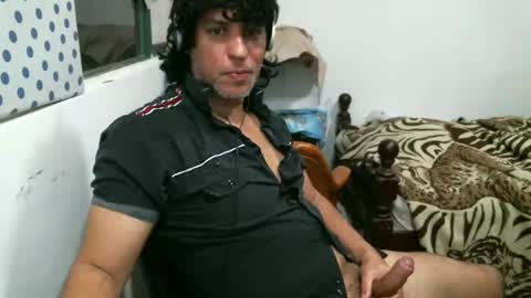 Snapshot of juanito2727 chatting on December 2024 03:30:02 AM amor online show from December 2024 03:30:02 AM