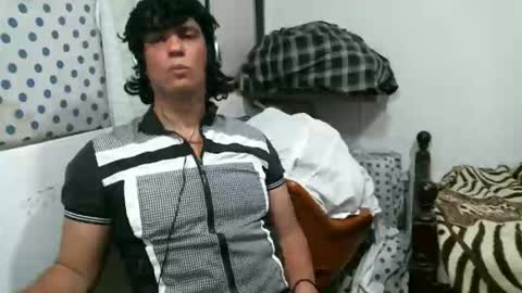 Snapshot of juanito2727 chatting on November 2025 01:55:02 AM amor online show from November 2025 01:55:02 AM