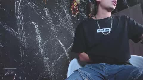 Snapshot of juansixx_ chatting on November 2025 08:43:01 PM Juan online show from November 2025 08:43:01 PM