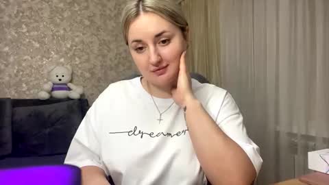 Snapshot of judevalenti chatting on October 2025 06:20:01 PM JudeValenti online show from October 2025 06:20:01 PM