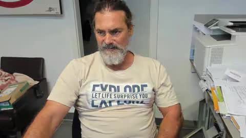 Giovanni50pro online show from October 2025 01:28:02 PM