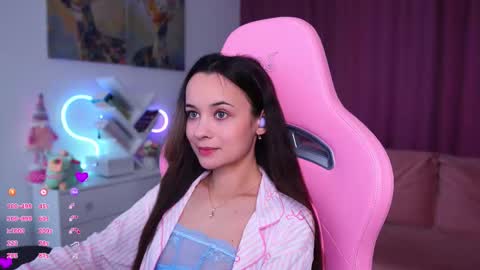 Angelina online show from October 2025 11:06:01 AM