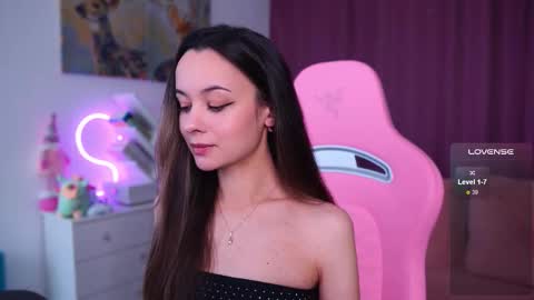 Angelina online show from October 2025 11:44:02 AM