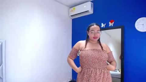 juicy_bignipples18 online show from December 2024 05:54:01 PM
