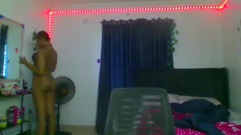 Snapshot of juicy_pussy1122 chatting on September 2025 07:07:01 AM Emily online show from September 2025 07:07:01 AM