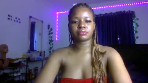 Snapshot of juicy_pussy1122 chatting on October 2025 08:10:01 AM Emily online show from October 2025 08:10:01 AM