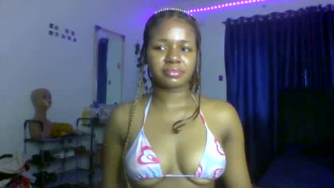 Snapshot of juicy_pussy1122 chatting on October 2025 09:51:01 AM Emily online show from October 2025 09:51:01 AM