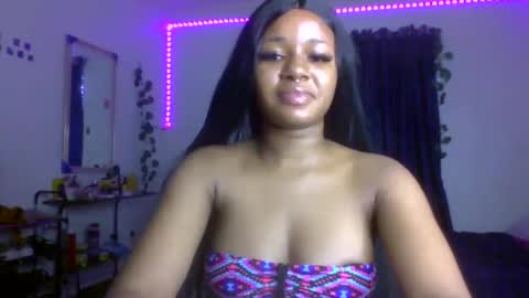 Snapshot of juicy_pussy1122 chatting on October 2025 08:00:02 AM Emily online show from October 2025 08:00:02 AM