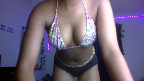Snapshot of juicy_pussy1122 chatting on October 2025 07:36:03 AM Emily online show from October 2025 07:36:03 AM
