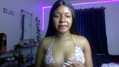 Snapshot of juicy_pussy1122 chatting on November 2025 08:36:02 AM Emily online show from November 2025 08:36:02 AM